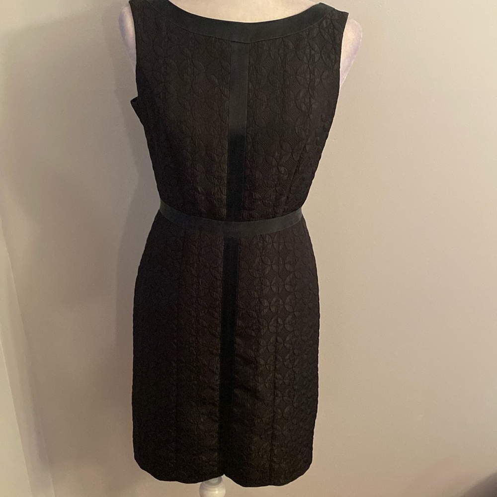 Tahari Black Sleeveless Textured Sheath Dress